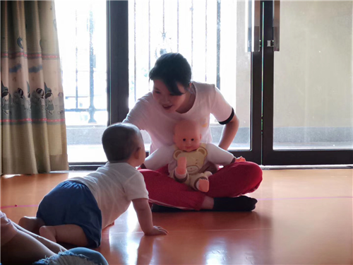 胡意曼，15幼师52班，坦洲金蚂蚁早教中心教学主管。