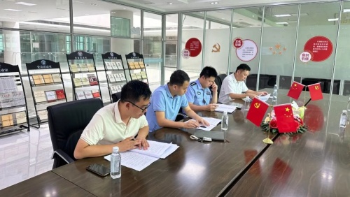 板芙镇专项行动办对我校预防和治理涉未成年人犯法犯罪督查工作