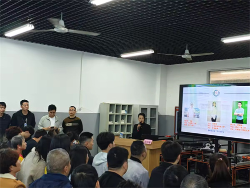 携手同行 共绘成长蓝图｜智能制造系家长开放日
