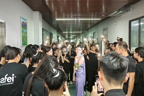 【专业课堂】化妆艺术与急救技能：工贸高技迎来行业导师精彩授课！