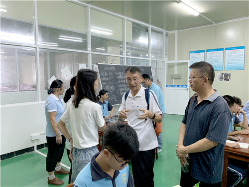 市技工院校教研会到我校进行教学督导