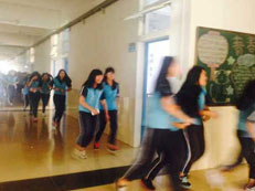 我校举行师生消防演练活动