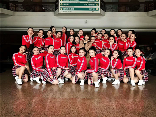 速览 | 打响第一炮！健身展演勇摘金奖！2018年好势头！