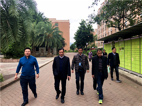 市人社局副局长吴镜芳一行对我校进行专项安全检查