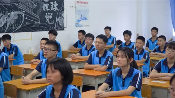 【激扬青春 筑梦起航】——新生入学教育系列活动